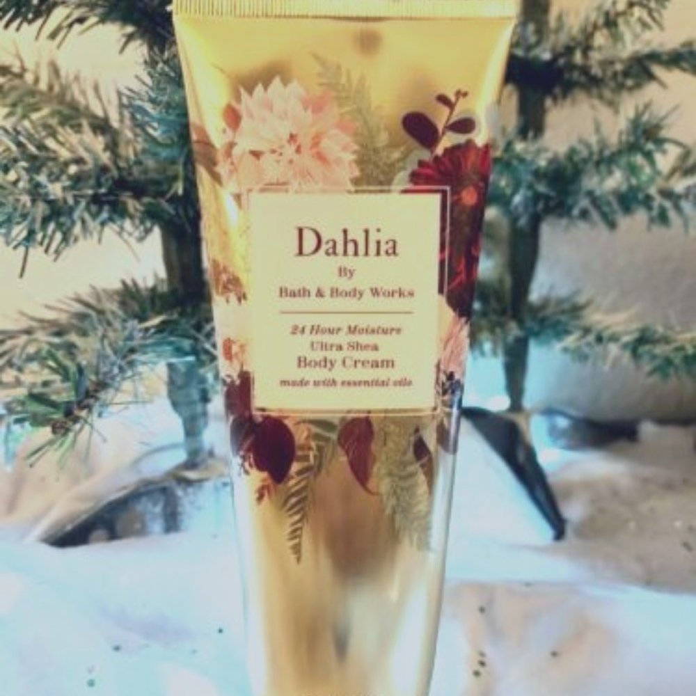 BATH & BODY WORKS - Dahlia - Body Cream 8 OZ